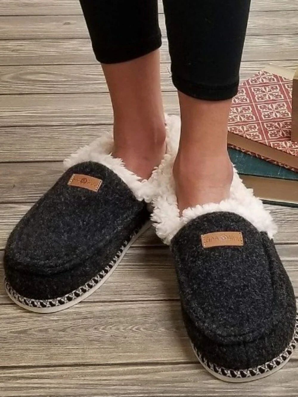🆕️🥿GaaHuu Shearling Moccassin Slippers, Black, Sz Sm/5-6